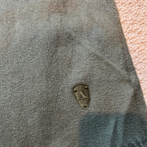 100 percent cashmere military green men’s scarf - Picture 5 of 6